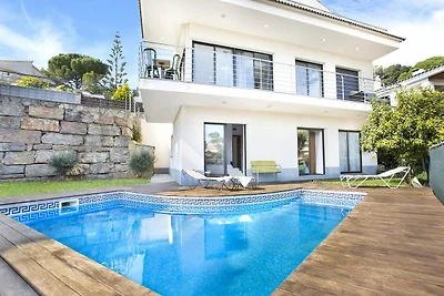 Villa an der Costa Brava mit Pool & Meerblick