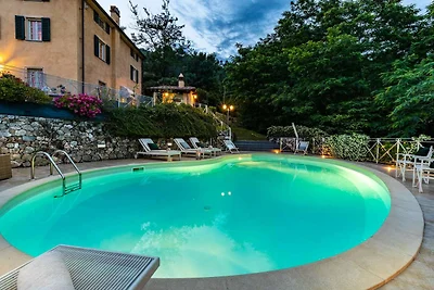 Großzügige Villa in Camaiore mit Terrasse