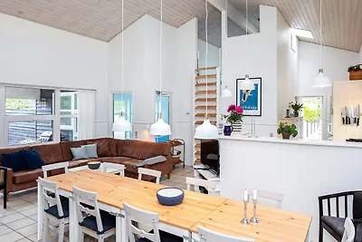 12 Personen Ferienhaus in Væggerløse-By Traum