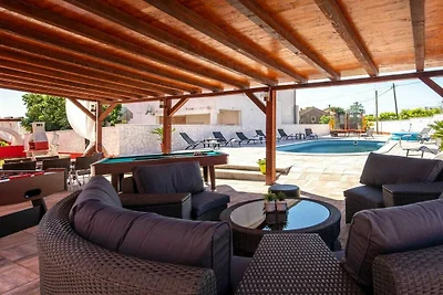 Villa mit 5 Schlafzimmer