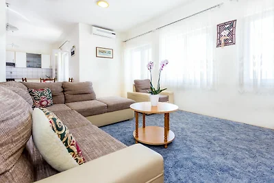 Magdales - Comfort Three Bedroom Apartment