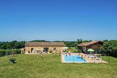 Schönes Ferienhaus mit eingezäuntem Pool