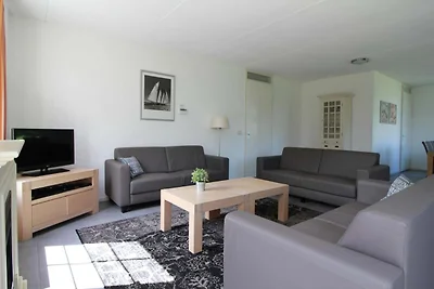 Klassische Strandvilla mit Whirlpool