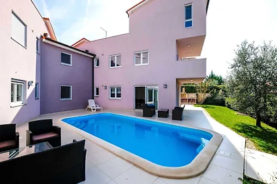 Grazioso appartamento a Banjole con piscina