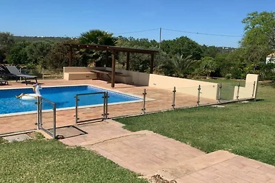Villa in Moncarapacho mit Schwimmbecken
