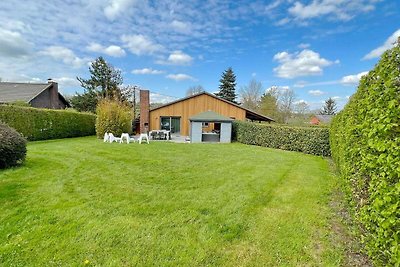 Vintage Ferienhaus in Somme Leuze mit Garten