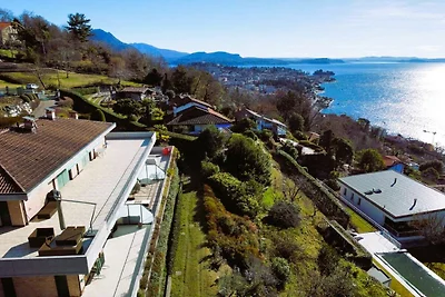 Appartamento a Verbania con vista lago