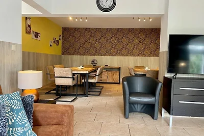 Ruim huis in Moulin du Ruy met sauna en overd...