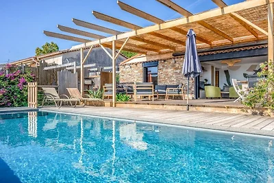 Villa in Les Issambres mit Schwimmbecken