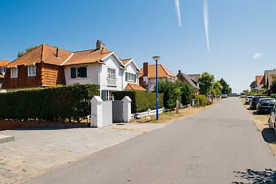 Villa in Koksijde in Strandnהhe