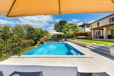 Villa in Tinjan met zwembad