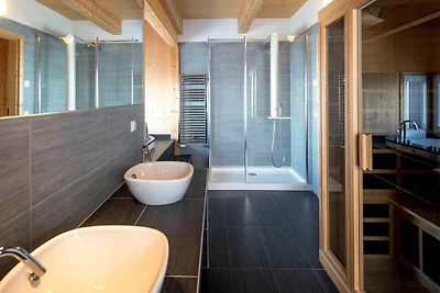 Mooi chalet met sauna en whirlpool