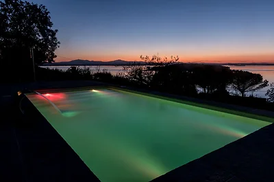 Moderne Villa in Magione mit Swimmingpool