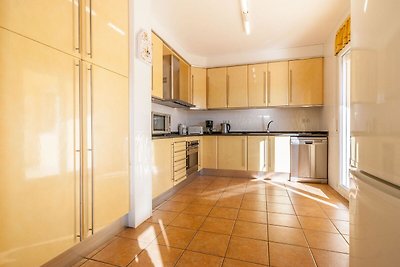 Alojamiento con piscina privada y vistas fant...
