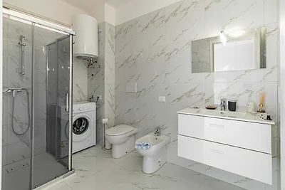 Zentrale 1BDR/4P-Wohnung in Ventimiglia