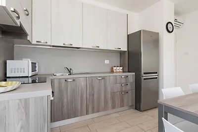 Moderna casa vacanze a Lazise con piscina...