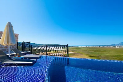 Villa in Kalkan mit Schwimmbecken