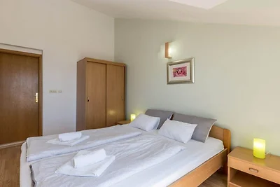 Comfort One Bedroom Apartment with Terrace an...