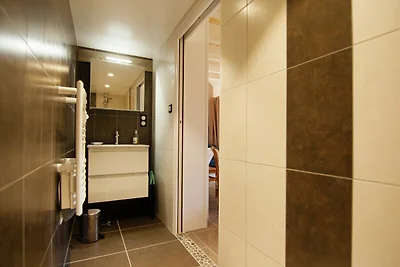 Chalet in malerischem mittelalterlichem Dorf