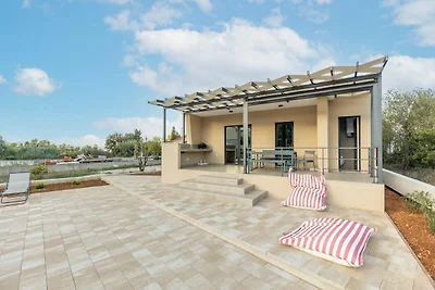Ferienhaus in Bilice mit Pool