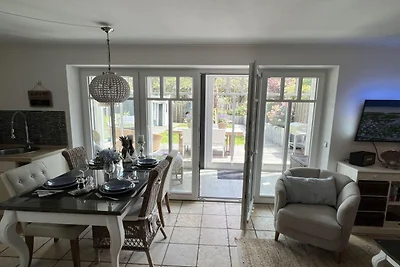 Strandhaus  Strandhaus  ................