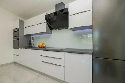 Ruhige Landvilla in Naklice