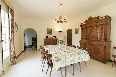 Wunderschöne Villa in Nyons mit Swimmingpool