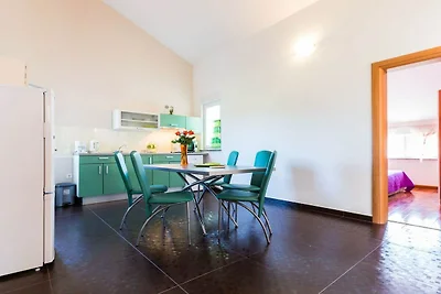 Classic Two Bedroom Apartment with Terrace (o...