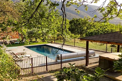 Ferienhaus in Bonnieux mit Schwimmbecken