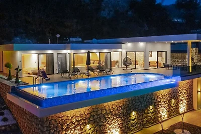 Villa a Kalkan con piscina