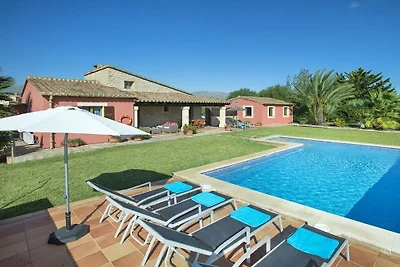 Villa in Pollensa mit Schwimmbecken