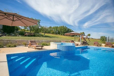 Villa in Vižinada mit Schwimmbecken