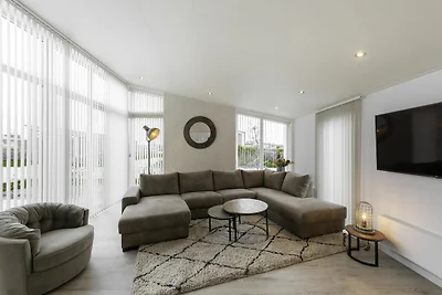Chalet accogliente con terrazza coperta in...