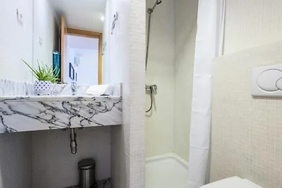 Wohnung in Lagos mit Seeblick-Balkon