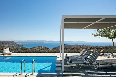 Villa in Agia Galini mit Pool und Bergblick
