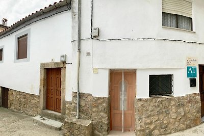 Bella casa a schiera con balcone/terrazza