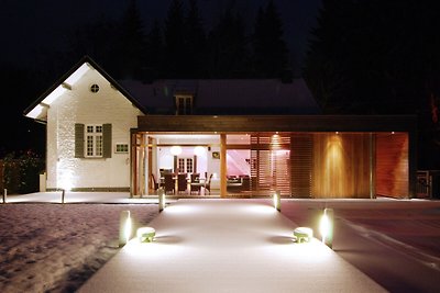 Plushy Holiday Home in Spa with bubble bath &...