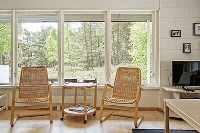Gemütliches Ferienhaus in Nexø mit Wald in de...