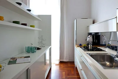 Elegant appartement in Chiaia