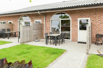 Ferienhaus in Groede mit Terrasse