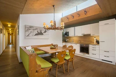Moderne Wohnung mit Balkon und Zugang zur...