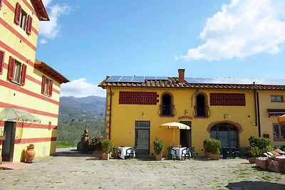 Malerische Wohnung mit eigener Terrasse nahe ...