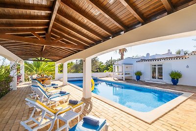 Villa in Portimão mit Garten