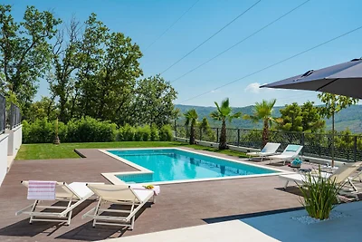 Villa Florinda mit Pool in der Nähe von Split
