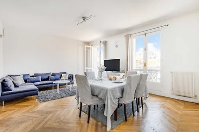 Ruim appartement met 1 slaapkamer en 4 plaats...