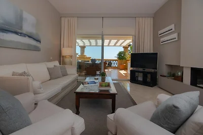 Superb Front Line Location, Sea View- Heated...