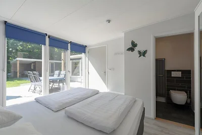 Bungalow in Sint Maartenszee am Strand