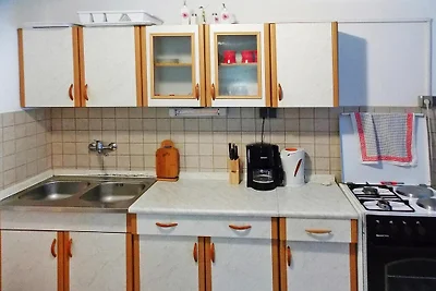 Wohnung in Vir mit einem Grill