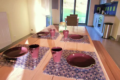 Casale ristrutturato con terrazzo e giardino