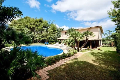 Villa in Valderice met Zwembad en Tuin